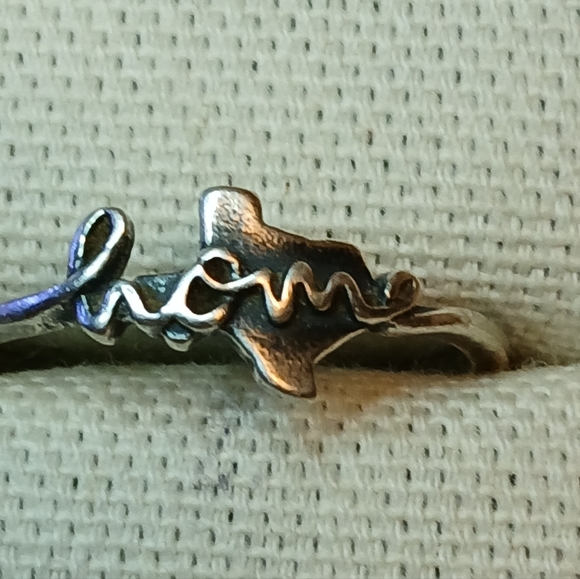 James Avery Texas Is Home Ring, Retired size 8 - Picture 12 of 12